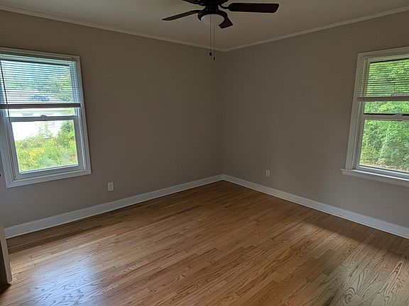Spacious bedrooms with lots of natural light!