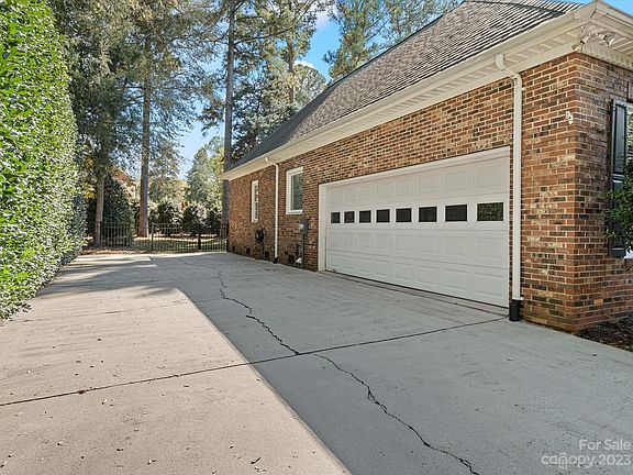 5th image of 1697 Huntmoor Dr