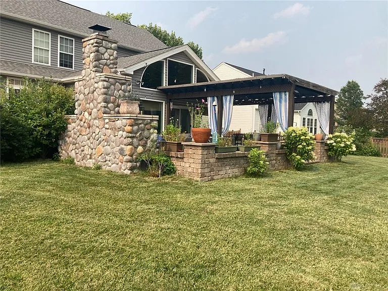 3547 Queen Victoria Ct — Photo 26