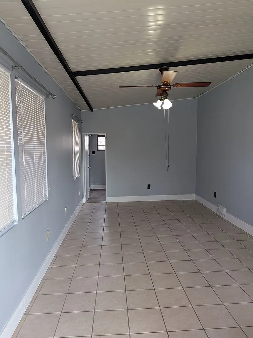 Gated, spacious one bedroom home — Photo 4