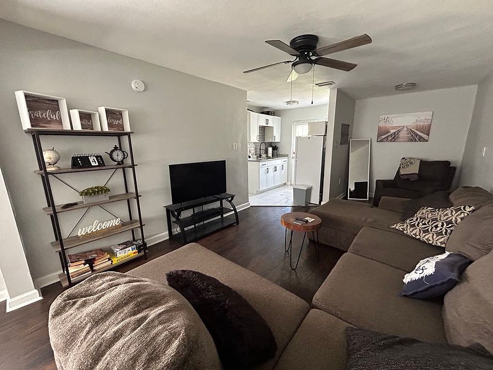 1st image of 604 McLennan St #604