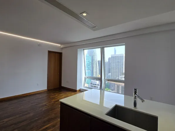 400 Fifth Avenue image 3 of 22