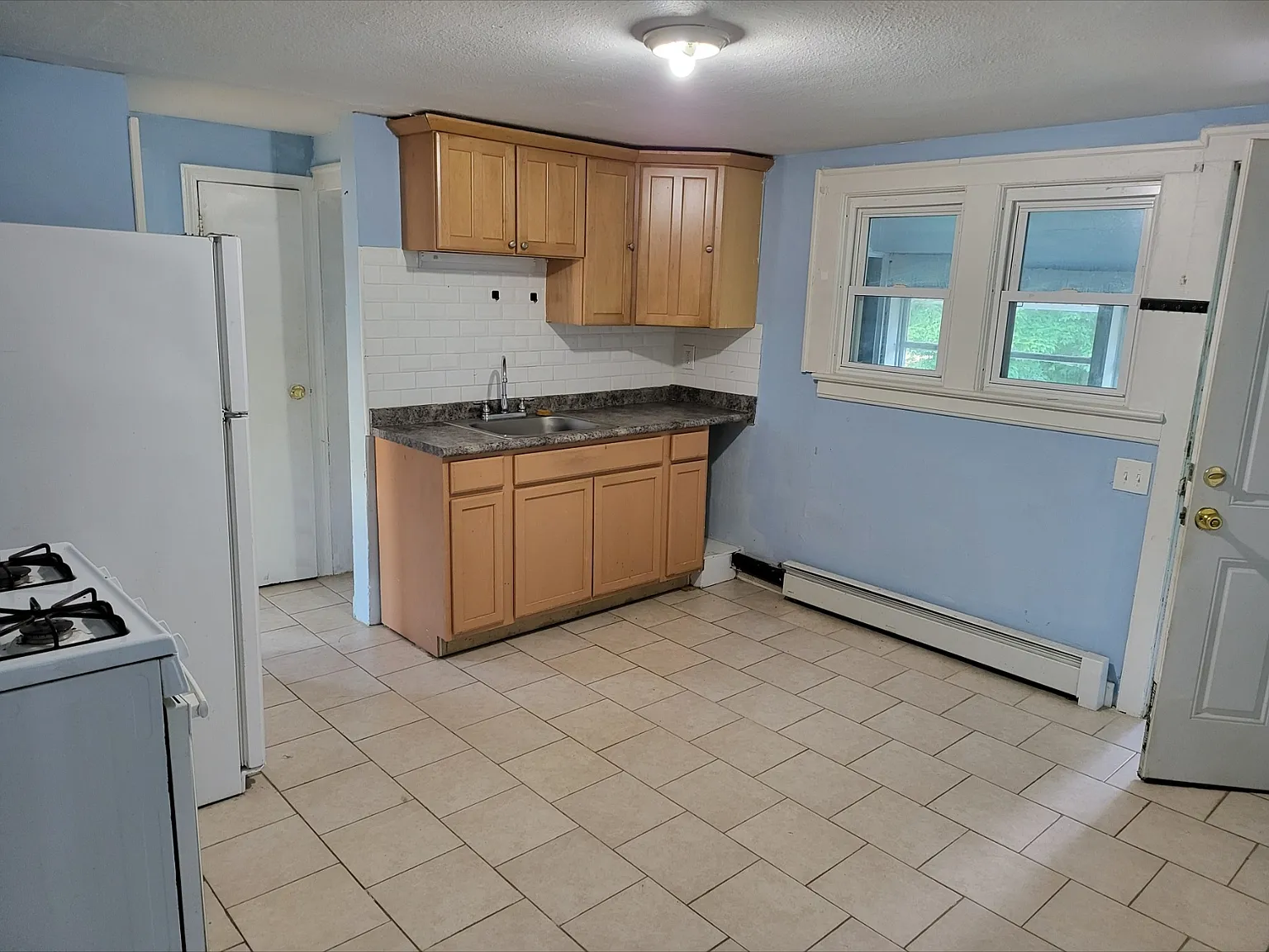 3 bed, 792 sqft, $1,700 — Photo 3