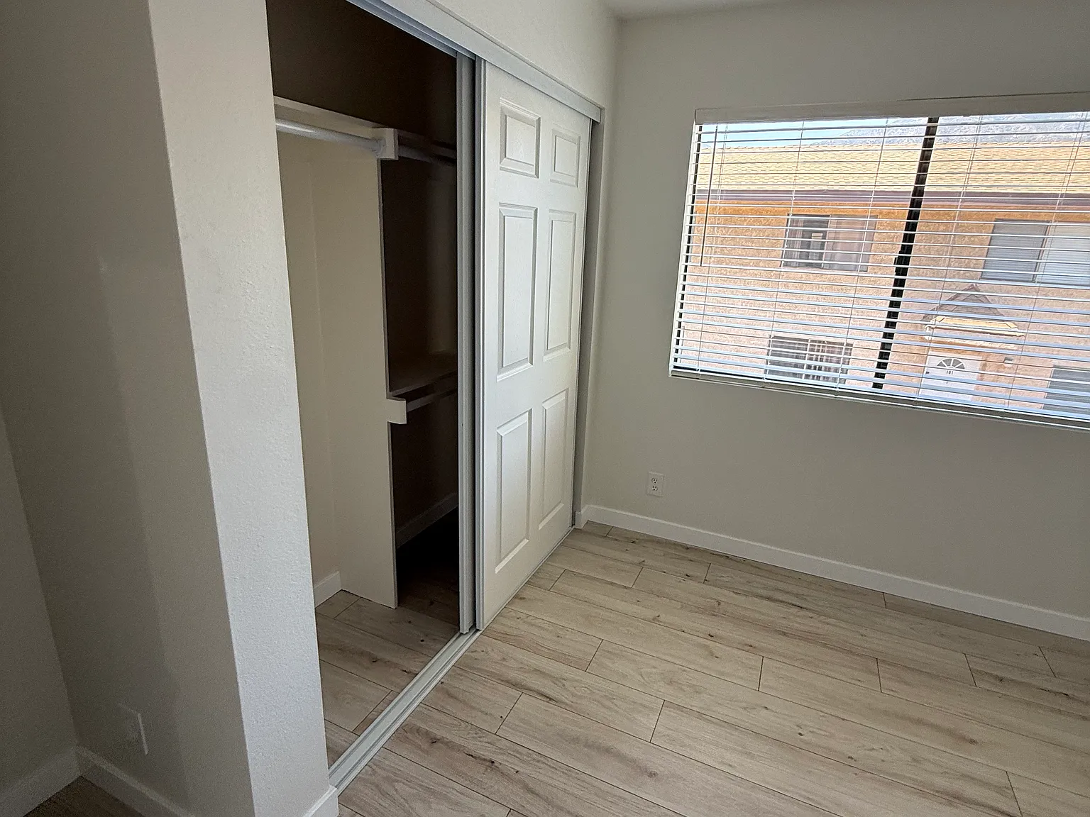 1011 San Rafael Ave — Photo 2