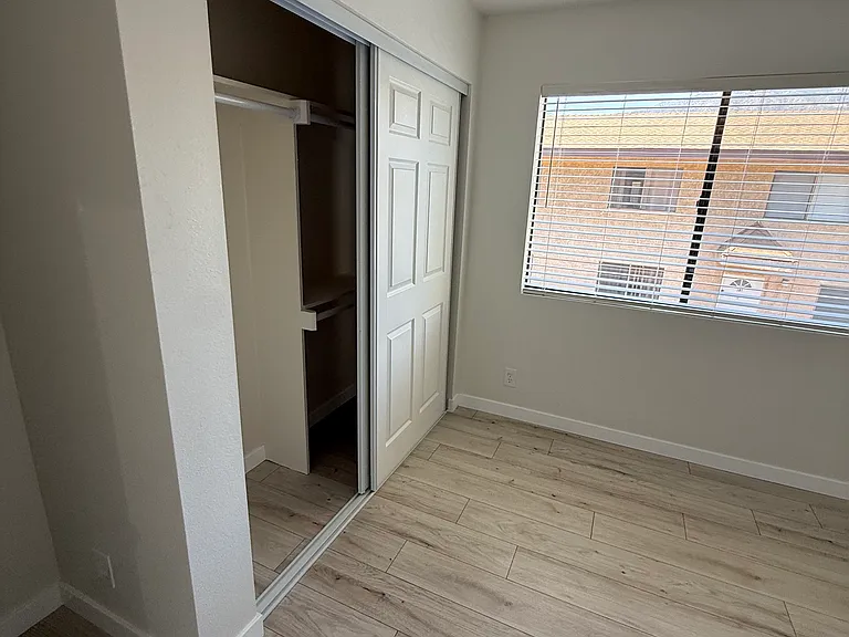 1011 San Rafael Ave #102 — Photo 2