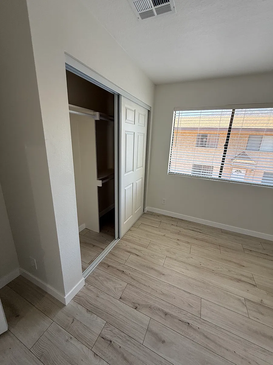 Building Photo - 1011 San Rafael Ave #102