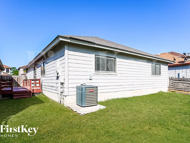 6907 Saharastone Dr — Photo 15