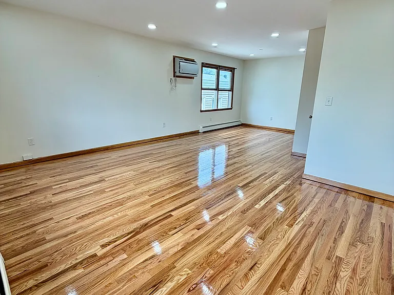 110 Humphrey Ave #2 — Photo 2
