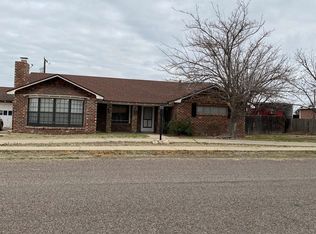1105 S Elizabeth St, Crane, TX 79731