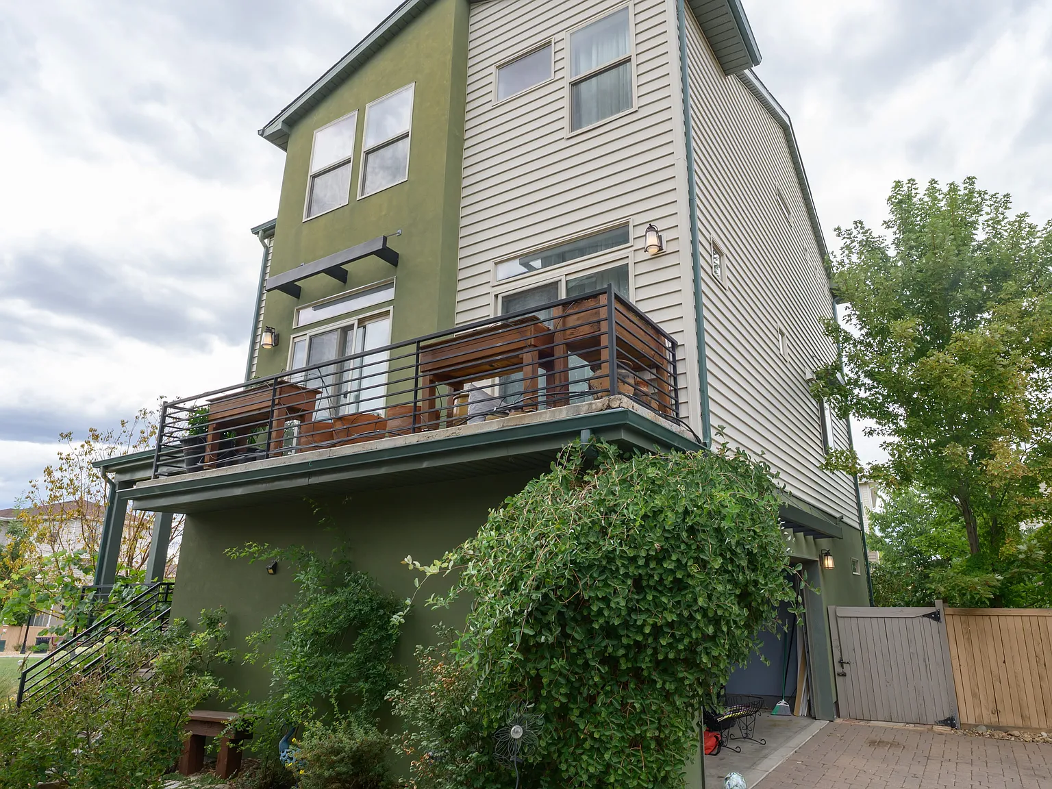 3 bed, 2.5 bath, 2359 sqft, $2,895 — Photo 1