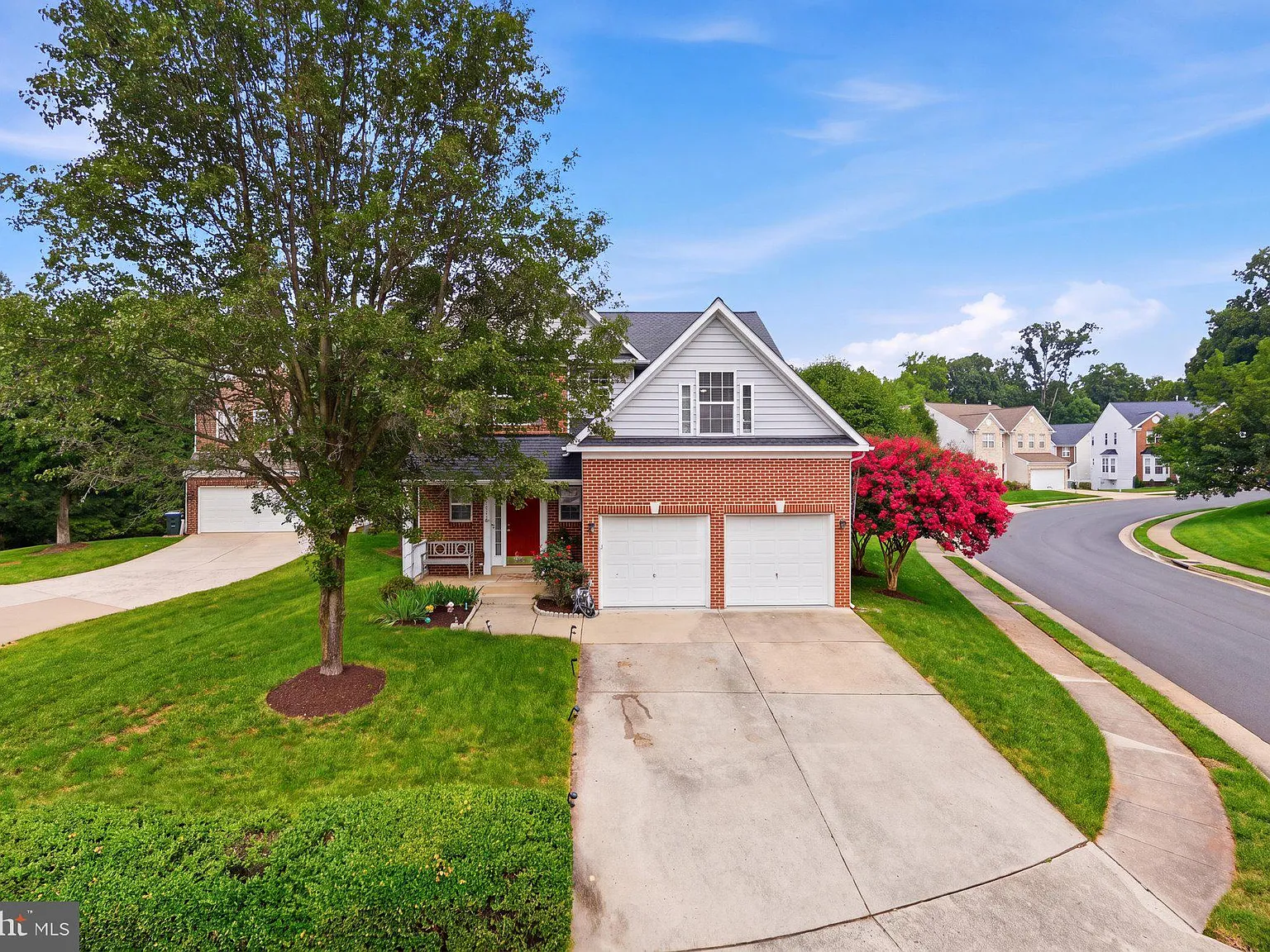 5 bed, 3.5 bath, 2748 sqft, $4,350 — Photo 3