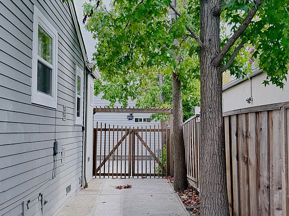 2nd image of 724A 10th Ave