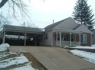 416 41st St NE, Cedar Rapids, IA 52402