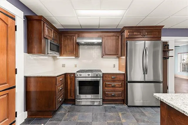 327 E Cleveland Ave — Photo 8