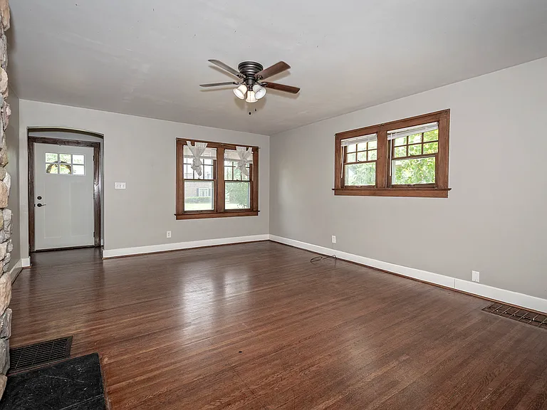 3177 Goddard Rd — Photo 3
