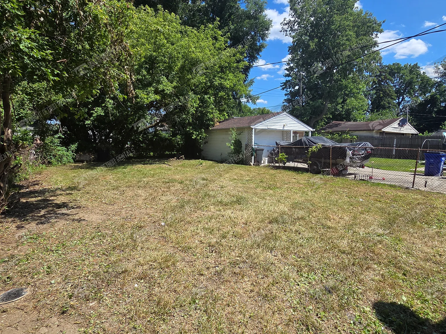 House - Bungalow — Photo 3