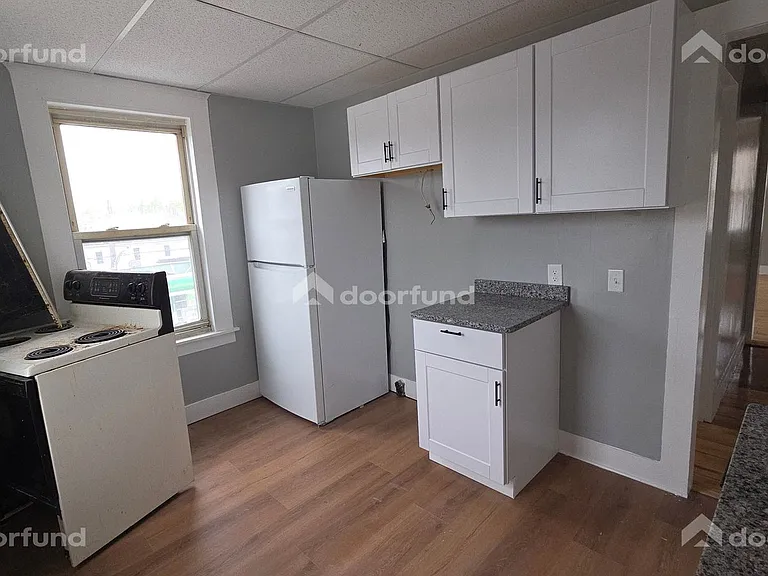224 Main St #8 — Photo 11