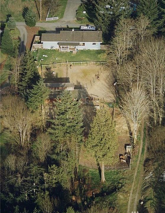 1st image of 921 Phelps Ln NW