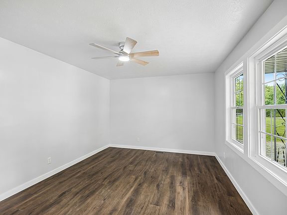 5th image of 307 Clark Ave