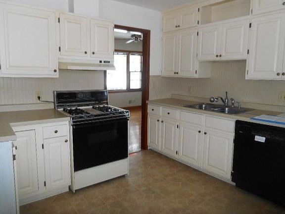 4th image of 664 E 82nd Street