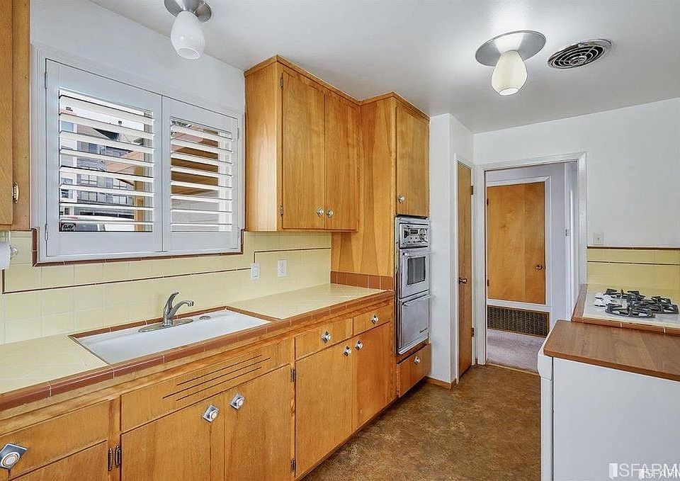 1st image of 501 Roosevelt Way