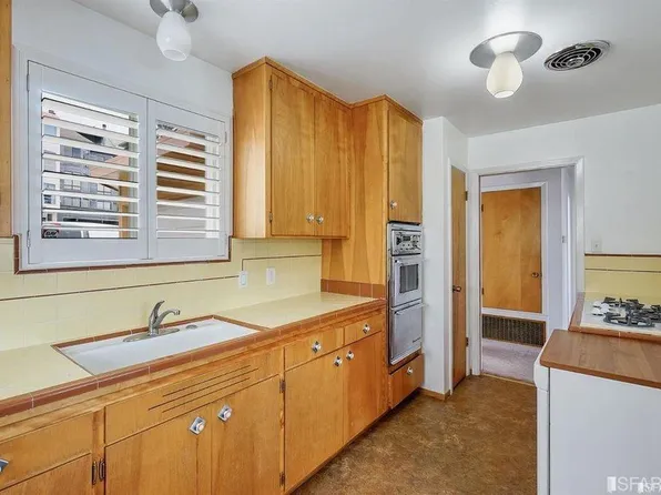 501 Roosevelt Way, San Francisco, CA 94114