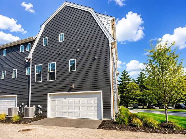 701 Halcyon Ln — Photo 35