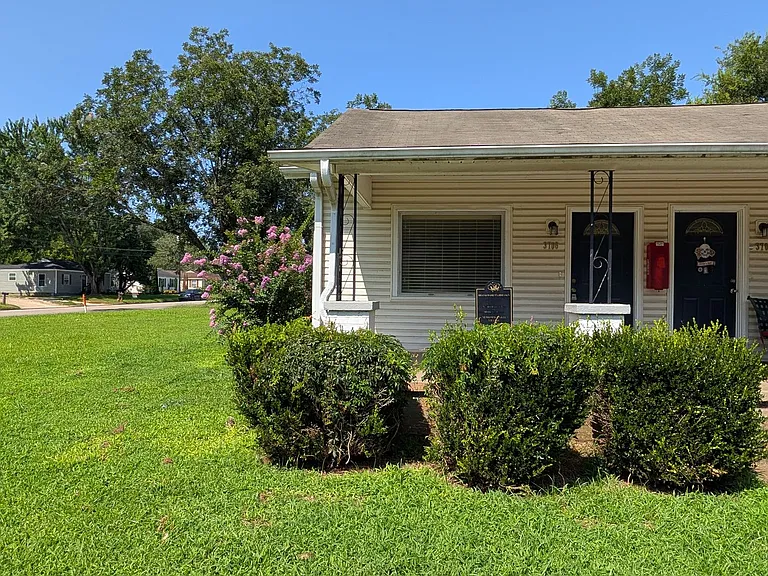 3704 Fairview St SW — Photo 1
