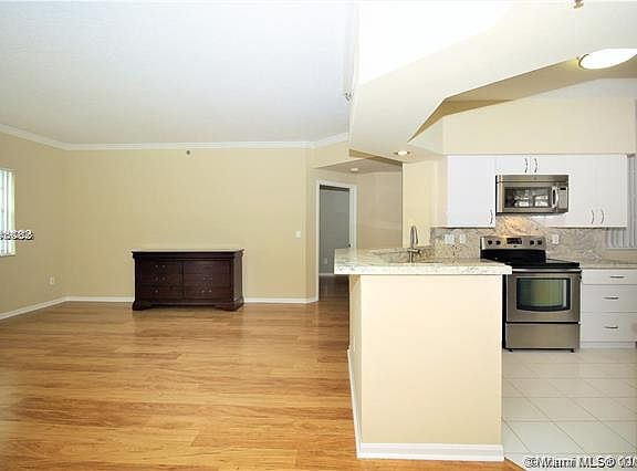 2nd image of 3105 NE 184th St APT 7203