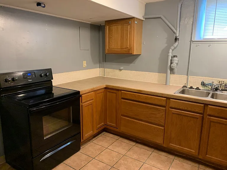 1422 W Oak St — Photo 27