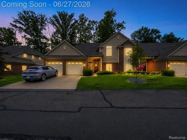 3695 Eagle Creek Dr, Shelby Township, MI 48317