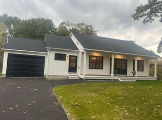 35 Leach Rd, Kittery, ME 03904