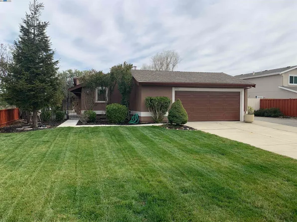 1937 Bluebell Dr, Livermore, CA 94551