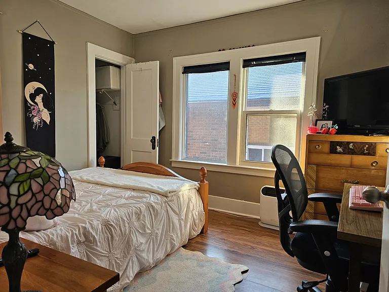 429 Partington Ave — Photo 6