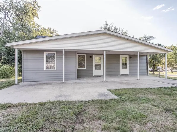 716 E Prairie St, Jerseyville, IL 62052