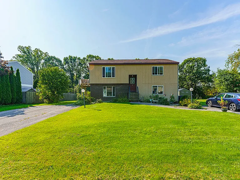 44 Suncrest Dr #2 — Photo 2