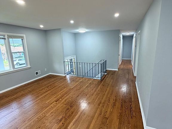 4th image of 721 Bedford Rd