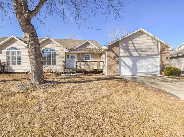 909 S Colleen Ln, Sioux Falls, SD 57106