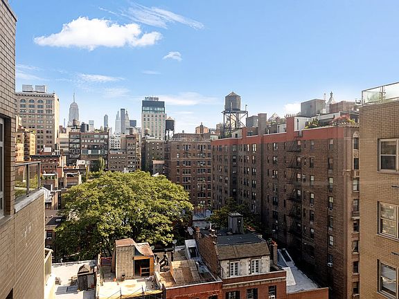4th image of 20 E 9th St APT 14W