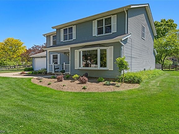 4th image of 32867 N Roundhead Dr