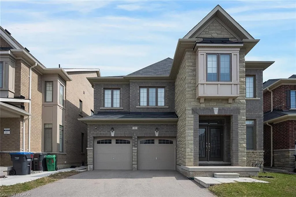 5 Ezra Cres photo 1