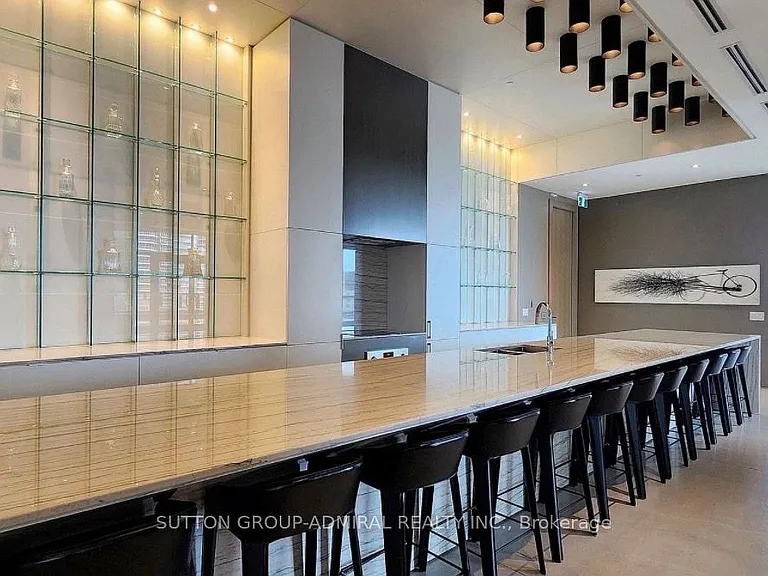 100 Harbour St #1011 — Photo 13