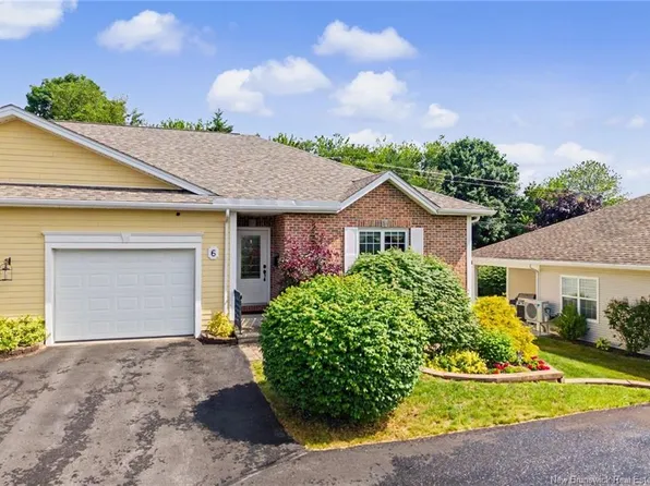 28 Sarahs Ln #6, Fredericton, NB E3B 0G1