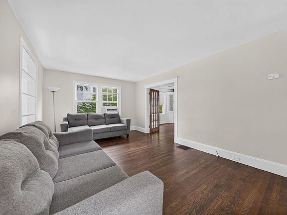 4th image of 18 Fales Rd