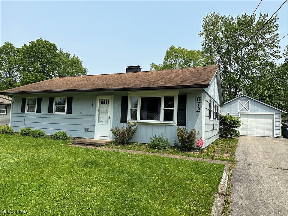 1st image of 672 Brentwood Ave NE