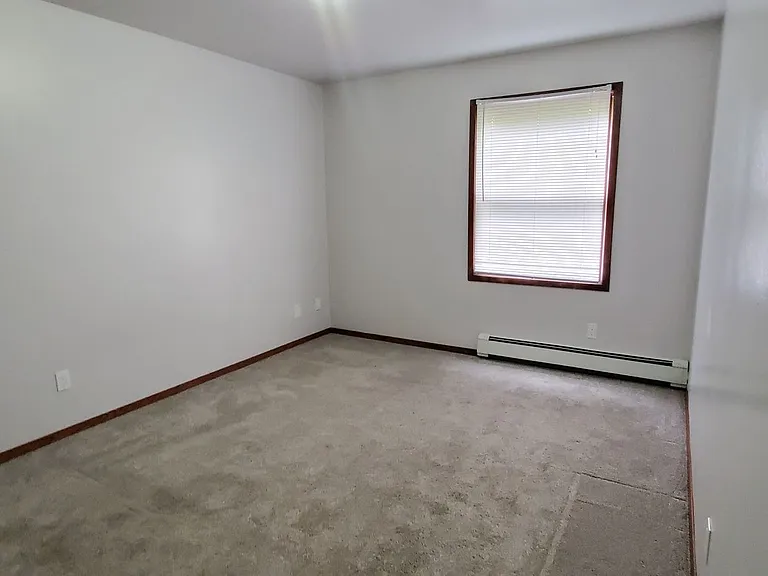 1231 S 8th St — Photo 9