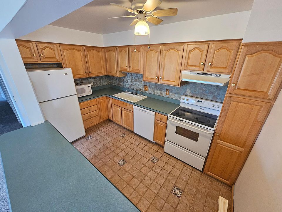 1st image of 41688 Bedford Dr