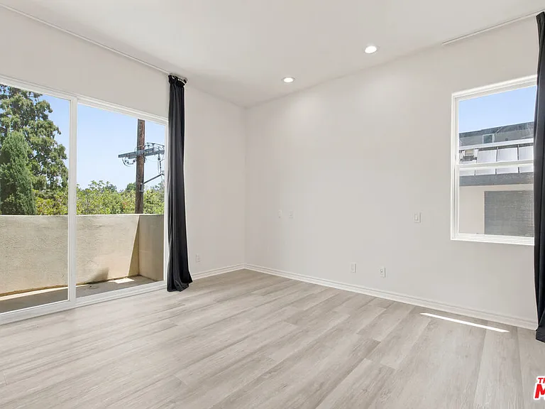 4940 Laurel Canyon Blvd #102 — Photo 7