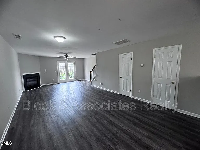 2630 Vega Ct — Photo 3