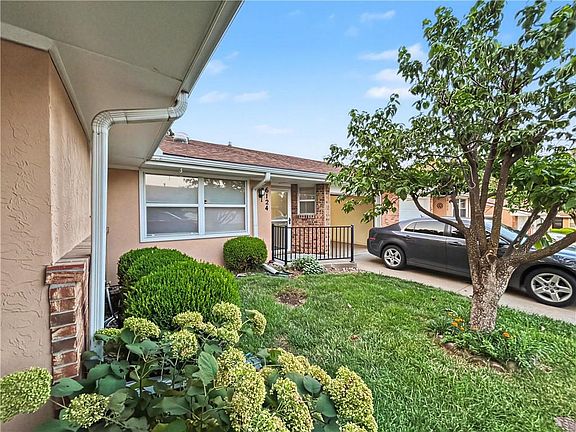 2nd image of 6124 Ash Ct
